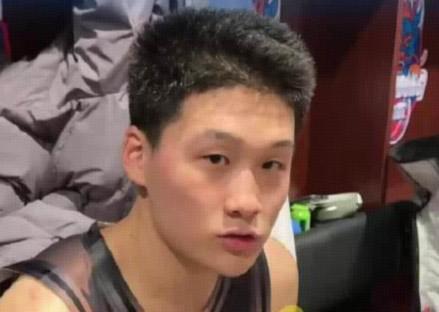 开云官网-太高效了，山东18岁小将王证生涯第二战登场3分钟轰下11分